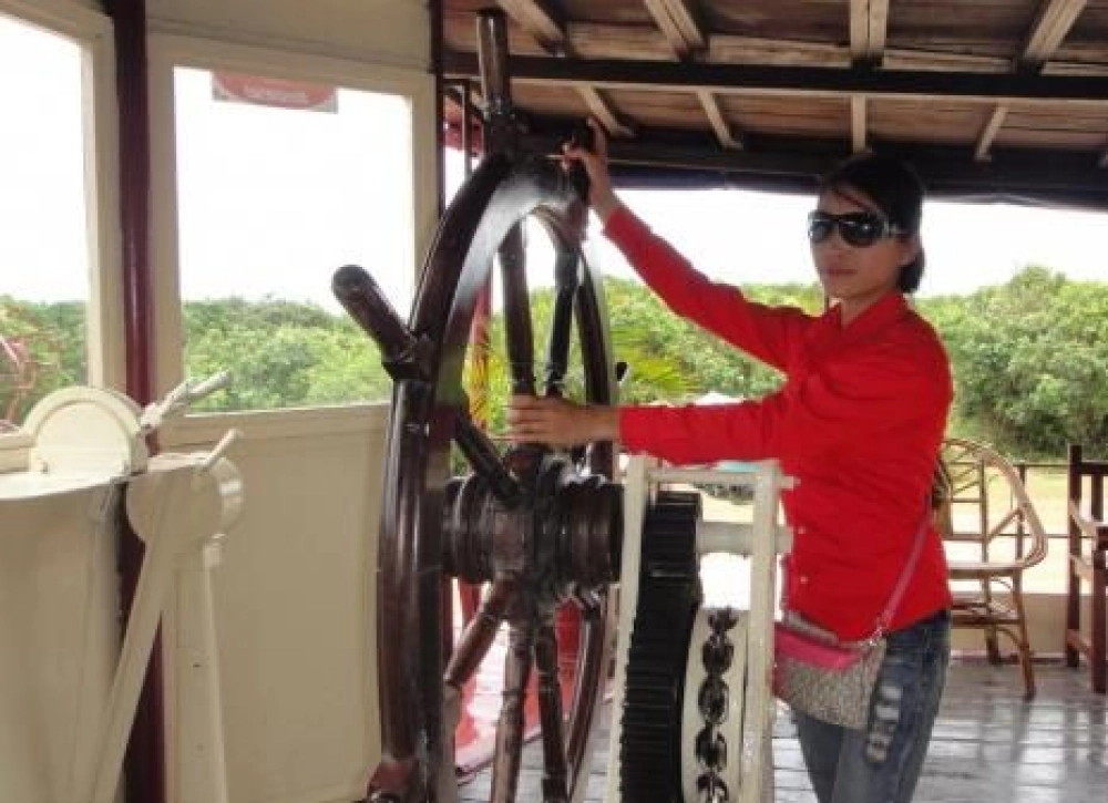  Kompong Phluk (D)