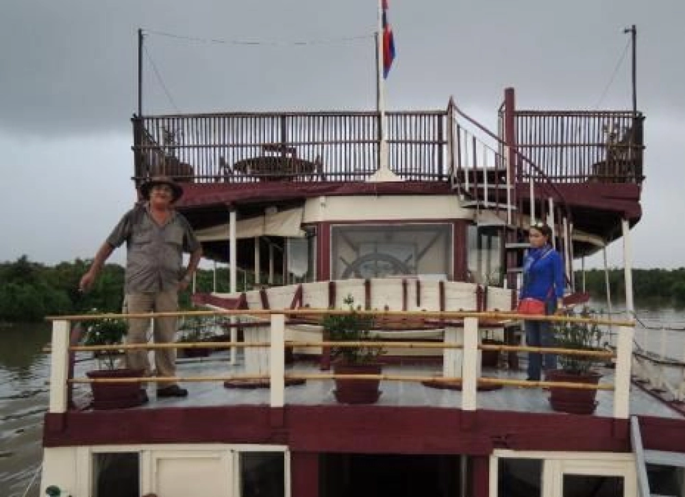 Kompong Khleang (L)