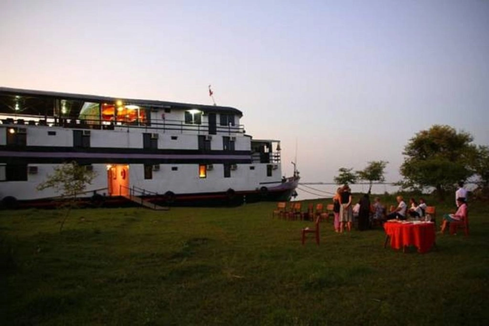 Mandalay – Mingun - Sagaing (L, D) 