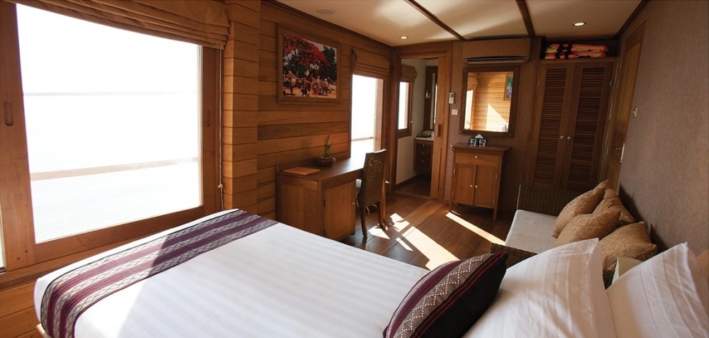 Mandalay - Sagaing - Ava – Yandapo (L, D)