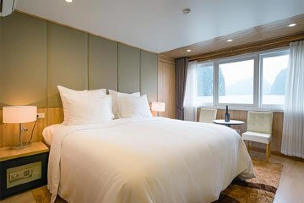 Baie d'Halong (B, L, D)