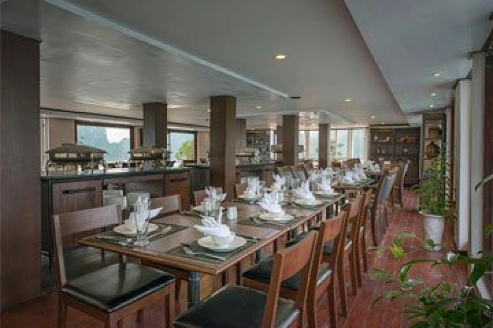 Baie d’Halong – Hanoi (B, L)