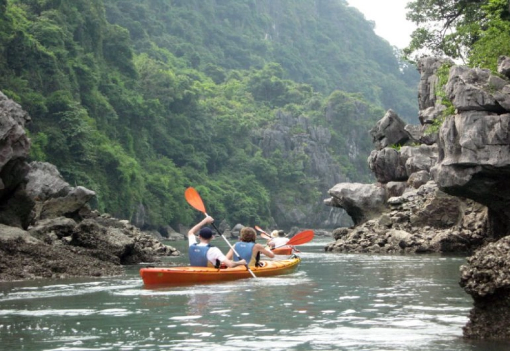 Baie de Bai Tu Long – Grotte de Thien Son – Cong Do (L, D)