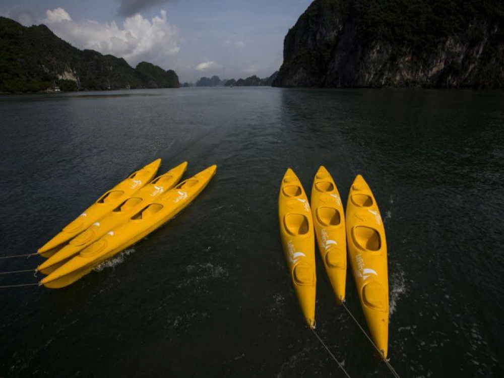 Kayak – Ile de Ti Top – Port de Tuan Chau (B, L)