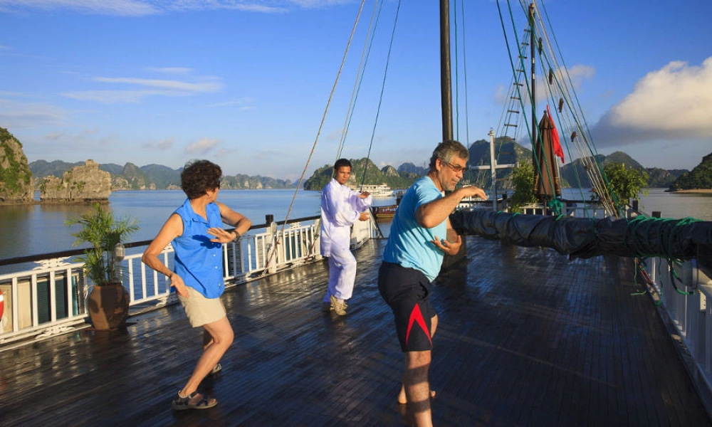 Baie d'Halong – Baie de Lan Ha (B, L, D)