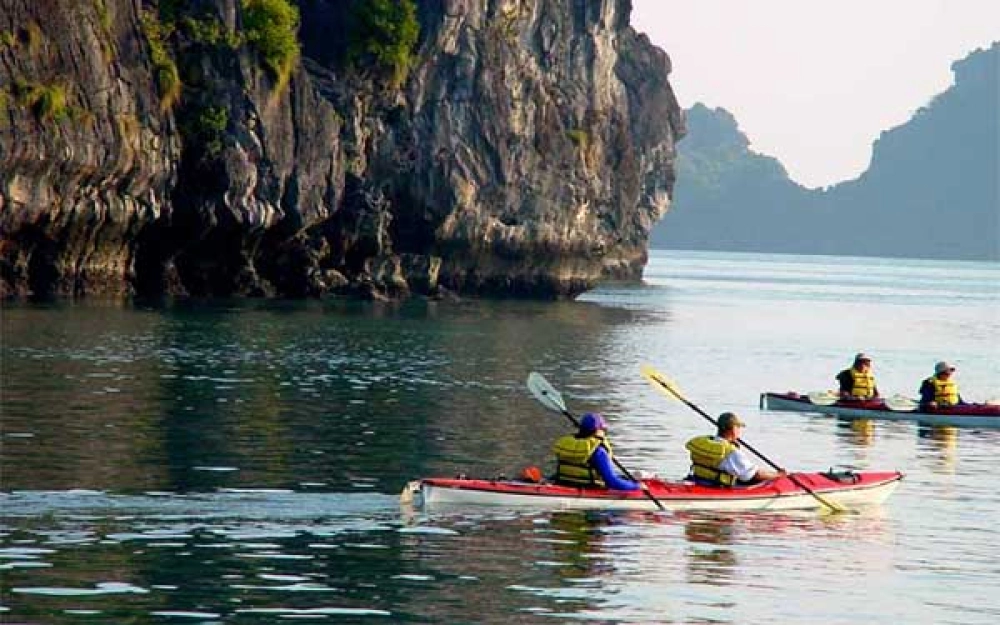 Cap La – Cong Dam – grotte de Thien Canh Son (B, L,D)