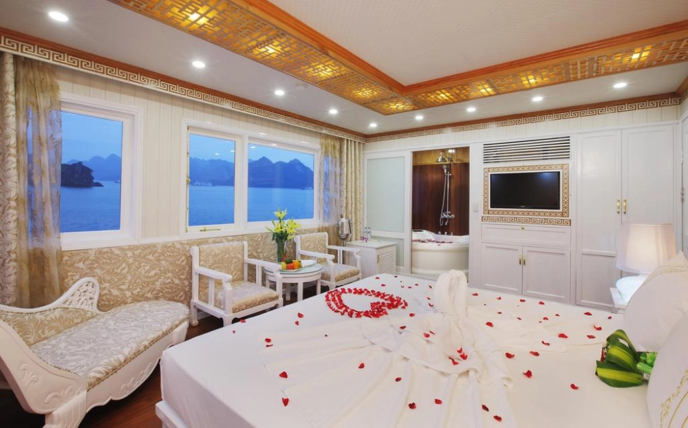 Hanoi – Baie d’Ha Long (L, D)