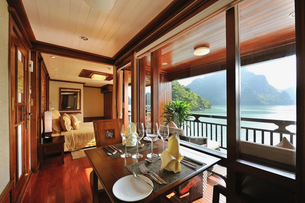 Baie de Lan Ha – Baie d’Ha Long – Hanoi (B, L)
