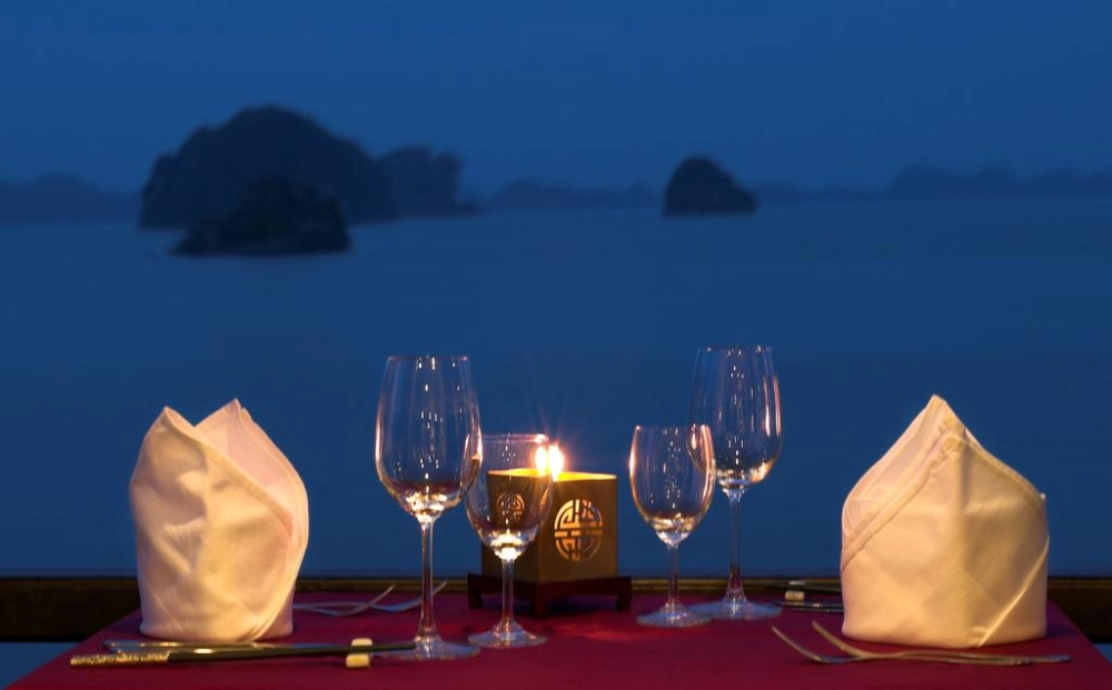 Hanoi – Baie d’Ha Long (L, D)