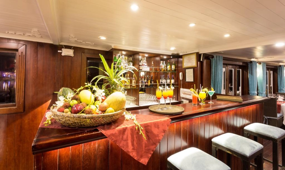 Baie d’Ha Long – Baie de Lan Ha (B, L, D)