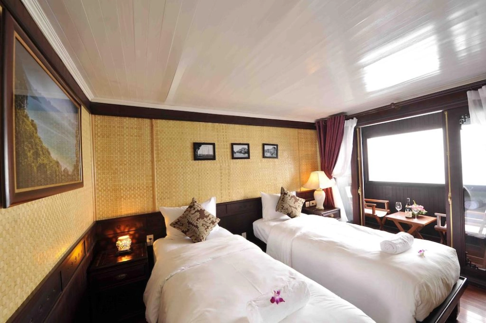 Hanoi – Baie d’Ha Long (L, D)