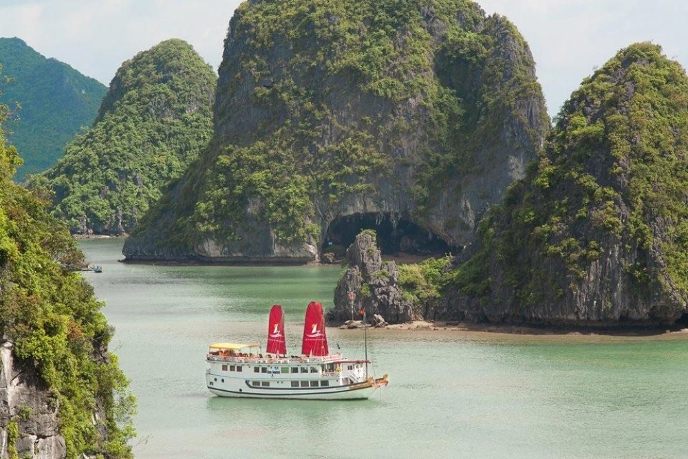  Baie d’Ha Long – Hanoi (B)
