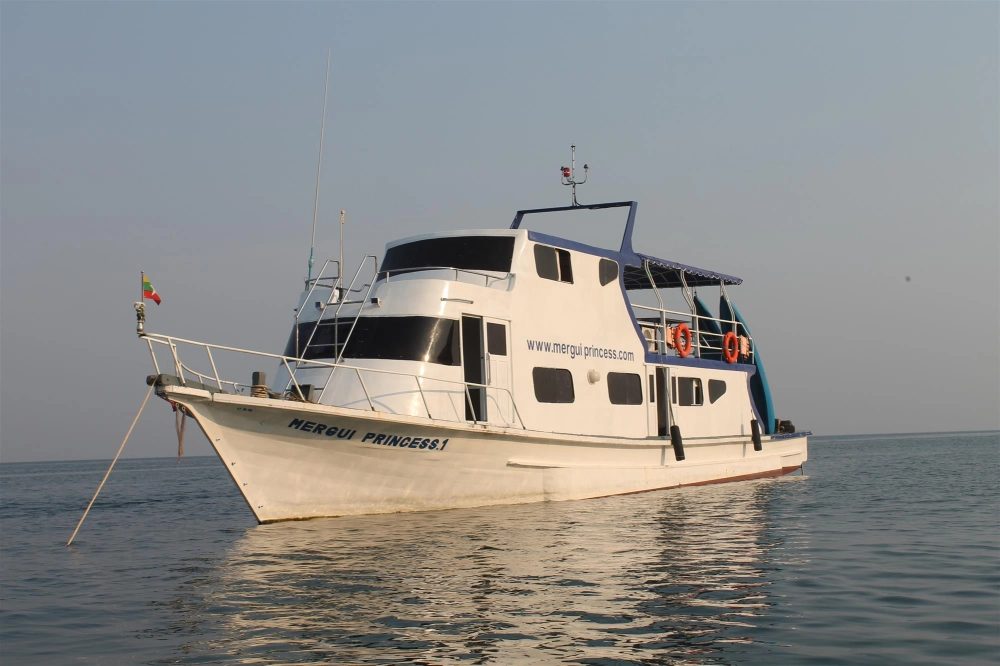 Kawthaung - Taung La Bo –  Île de 115 (L, D)