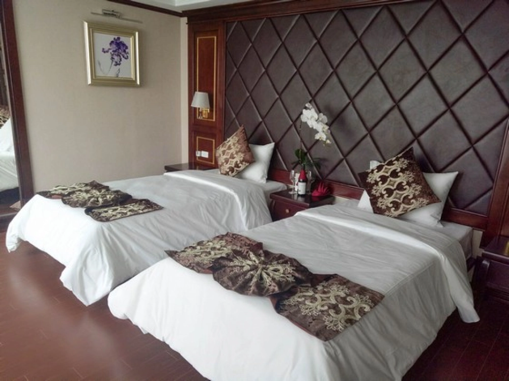 Baie d'Ha Long - Hanoi (B / Br)
