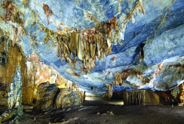 Dong Hoi – Phong Nha – Grotte du Paradis – Tam Co – Tra Ang (B/L/-)