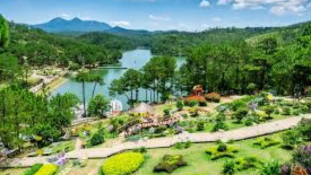 Nha Trang - Vol pour Saigon - Visite de la ville
