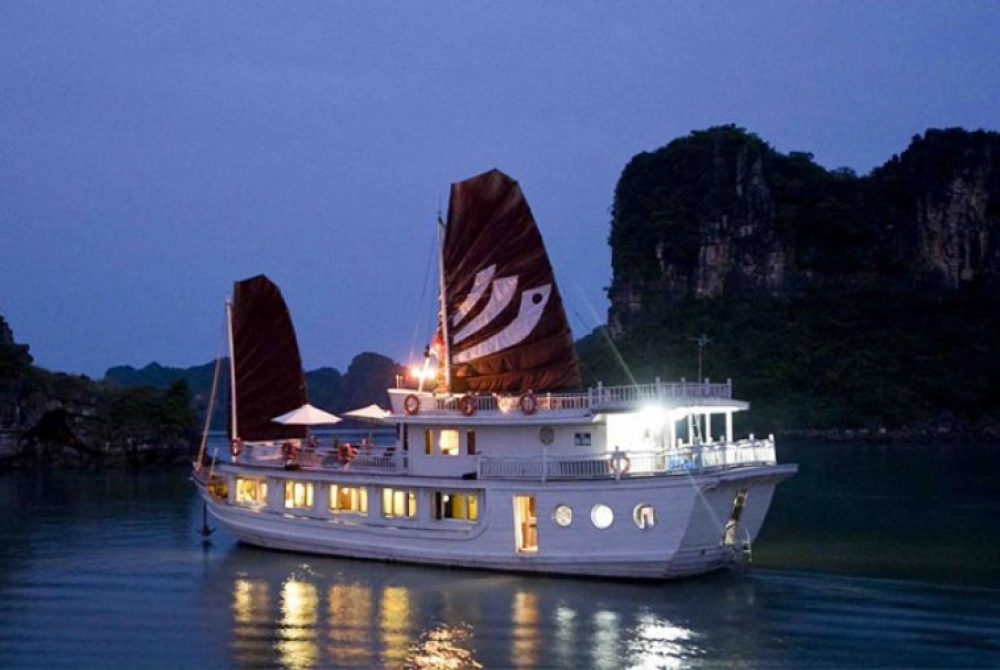 Baie d’Ha Long– Hanoi (B/L)