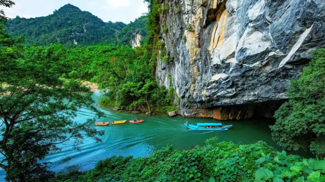 Dong Hoi – Grotte de Phong Nha – Grotte du Thien Duong – Dong Hoi