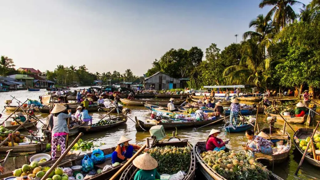 Can Tho – Marché flottant de Cai Rang – Saigon – Vol pour Siem Reap