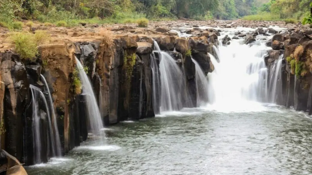 Vientiane – Vol pour Paksé – Plateau de Bolavens