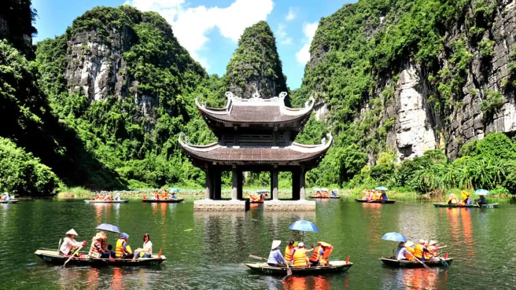 Mai Chau – Ninh Binh – Hoa Lu – Trang An