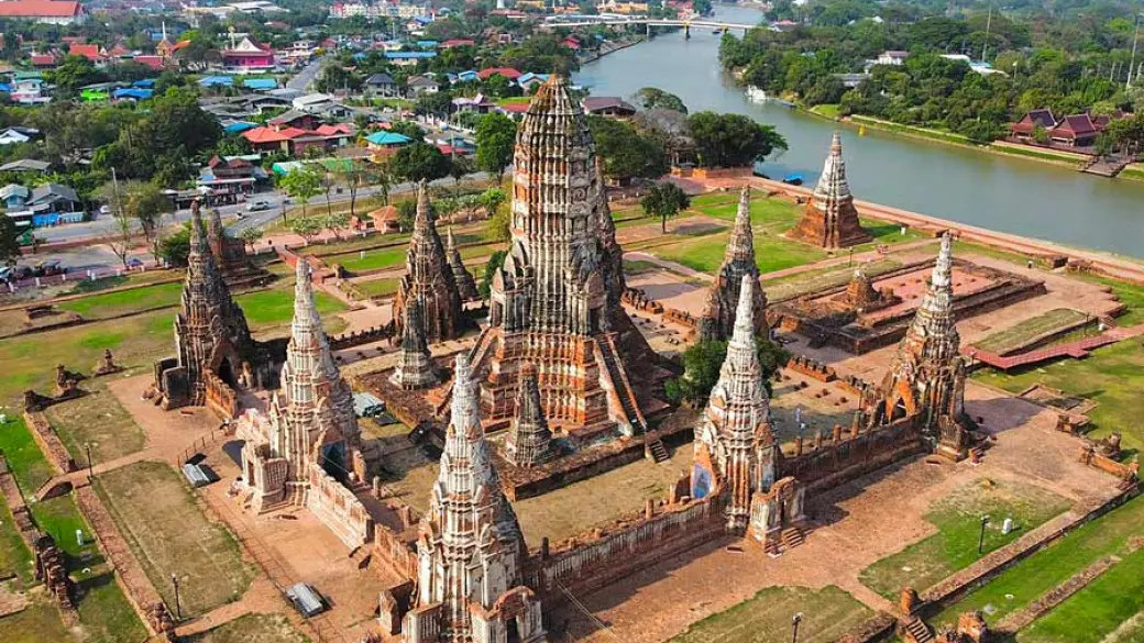 Kanchanaburi – Chutes d’Erawan – Ayutthaya