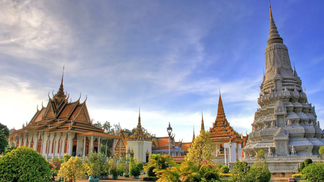 Siem Reap – Vol pour Phnom Penh – Visite de la ville