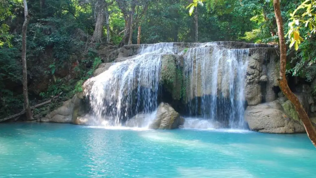 Kanchanaburi – Chutes d’Erawan – Ayutthaya