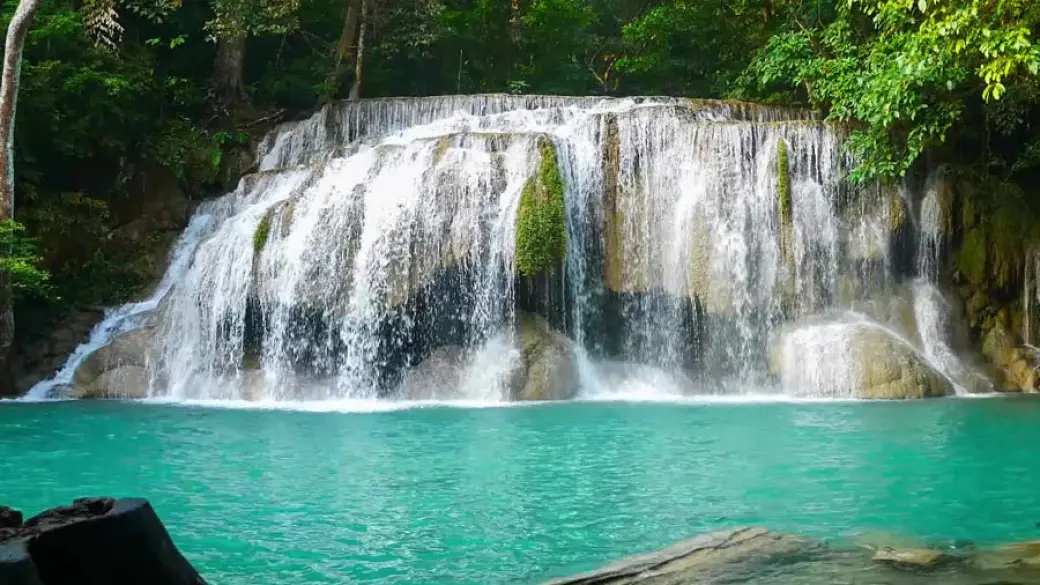 Kanchanaburi – Chutes d’Erawan – Ayutthaya
