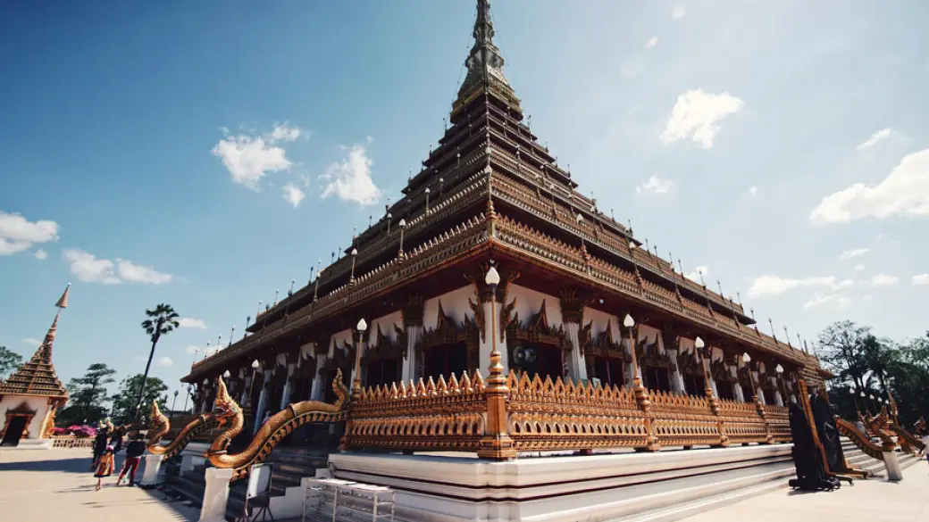 Khon Kaen - Visite de temple - Village de Chonnabot