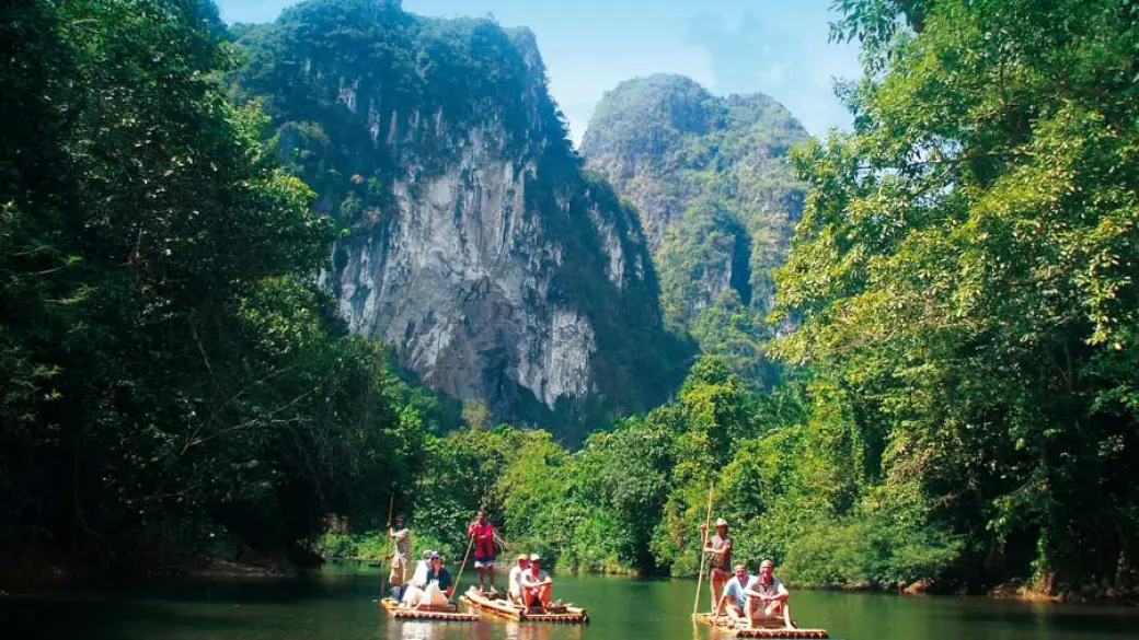 Khao Sok - Aventure au lac Cheow Lan - Nuit sur le bungalow flottant Tour collectif avec guide anglophone
