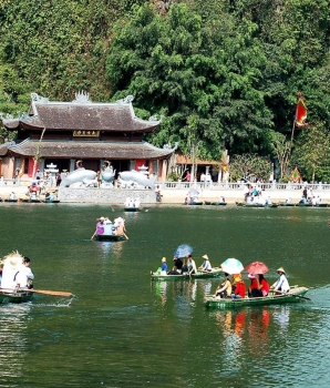 Circuit à Hanoi 1 jour : Pagode de Huong et fleuve de Yen