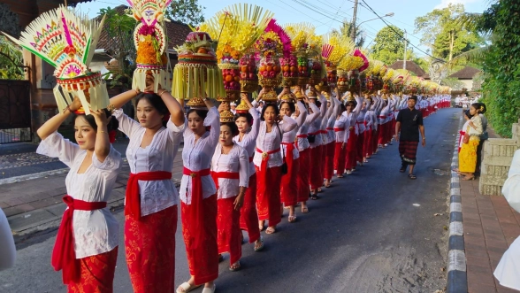 Fête Kuningan - Indonésie
