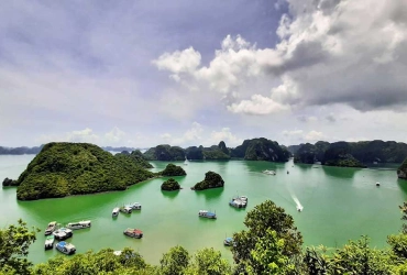 Hanoï - Baie d'Halong (B/L/-)