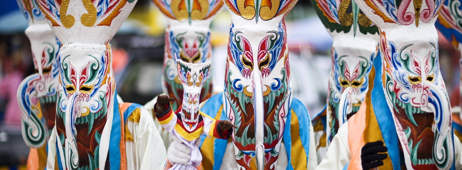Fête de Phi Ta Khon : Le jour où les vivants dansent avec les morts en Thaïlande