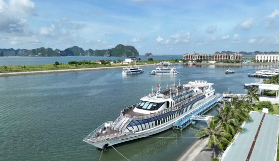 Croisière d’exception Ha Long – Lan Ha – Cat Ba 4 jours : Entre baies émeraude et jungle tropicale
