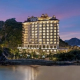Croisière d’exception Ha Long – Lan Ha – Cat Ba 4 jours : Entre baies émeraude et jungle tropicale