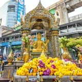 Voyage sensoriel 5 jours à Bangkok et Pattaya : Du Boeing café au château doré, la Thaïlande autrement