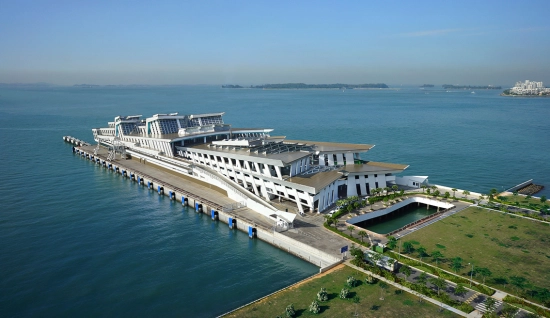 Croisière prestige en Asie pendant 4 jours : Singapour & Malaisie à bord d’un palace flottant