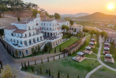 Castello Di Bellagio - Montagne du Bouddha - Rue piétonne de Pattaya