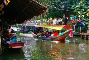 Marché flottant de Lat Mayom - Archives cinématographiques thaïlandaises - Rue Songwat et Talat Noi