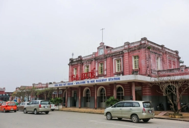 Gare de Hue - Cité impériale de Hue (-/-/-)