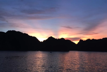 Ha Long - Nuit dans la baie de Lan Ha