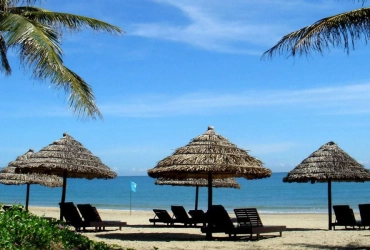 Détente à la plage de Cua Dai (B/-/-)