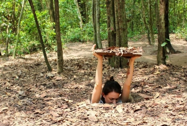 Visite de Saigon – Tunnels de Cu Chi (B/-/-)