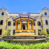 Voyage au Vietnam central 4 jours : culture impériale et sites UNESCO
