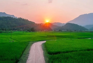 Hanoï - Mai Chau (-/-/D)