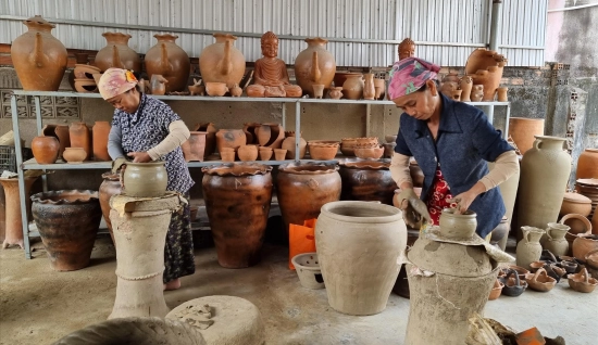 Circuit au Centre du Vietnam 4 jours: Village de poterie de Bau Truc et culture Champa