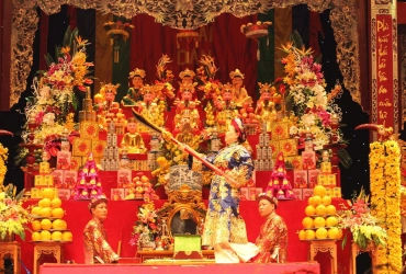 Hanoï – Village de marionnettes sur l’eau de Hong Quang – Pagode de Co Le – Hai Hau – Village de Pham Phao – Cours de cuisine – Chau Văn – Ecohost (-/L/D)