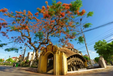 HANOI – ÉGLISE KIEN LAO – ÉGLISE HUNG NGHIA – BANDE DE BRONZE – RUE PHAM PHAO - HANOI